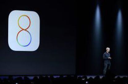 El consejero delegado de Apple, Tim Cook, hoy en la presentaci&oacute;n del nuevo sistema operativo iOS 8, en el Moscone Center de San Francisco.