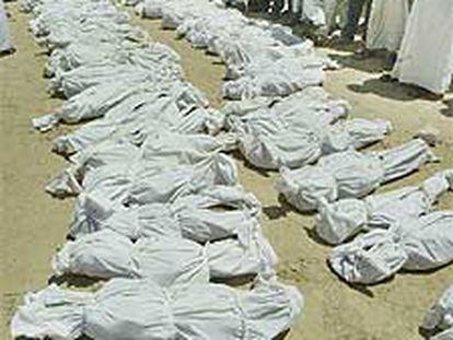Fosa común de víctimas de una purga de Sadam en 199