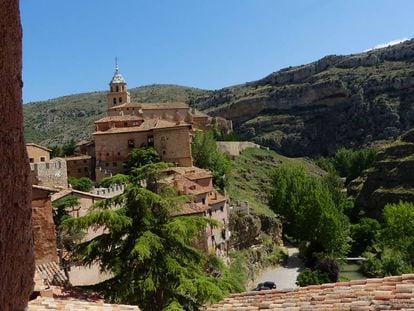 Exterior de la Posada del Adarve, en Albarracín (Teruel). 