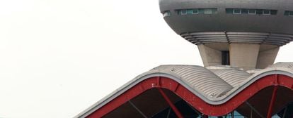 Torre de control de Barajas, junto a la terminal 4 del aeropuerto madrile&ntilde;o.