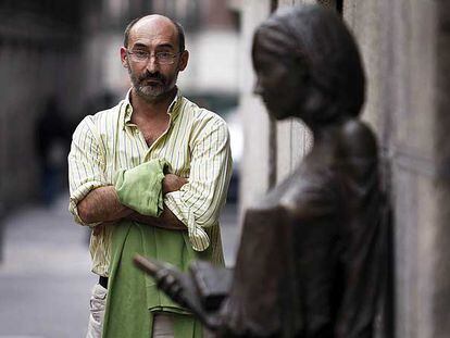 El escritor Miguel Tomás-Valiente, autor de <i>El hijo ausente</i>, en Madrid.