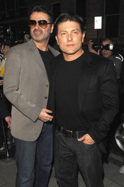 George Michael y Kenny Goss, en una imagen de 2008