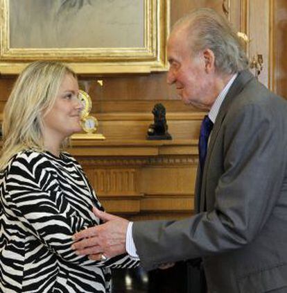 El Rey Juan Carlos recibe en La Zarzuela a María del Mar Blanco, presidenta de la Fundación Víctimas del Terrorismo, el pasado jueves.