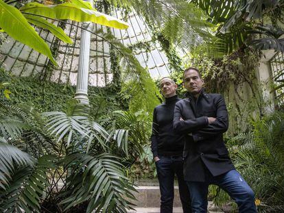 Luis Luque, izquierda, y Alberto Conejero en el Jardin Botanico de Madrid. 