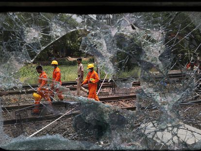 El accidente del tren de la India, en imágenes