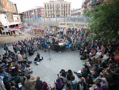 El futuro de Can Vies evidencia la división entre las entidades de Sants