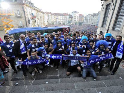 La plantilla del Deportivo Alav&eacute;s reciben en Vitoria un multitudinario recibimiento por su ascenso a Primera Divisi&oacute;n.