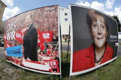 Carteles eletorales de los dos principales partidos de Alemania.