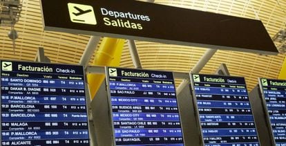 Paneles en la terminal T4 del Aeropuerto Adolfo Suárez Madrid-Barajas.