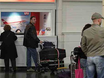 Mostradores de Air Madrid y LTU en Barajas.