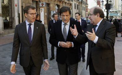 El presidente del Principado de Asturias, con los presidentes de la Xunta de Galicia y de la Junta de Castilla y Le&oacute;n.