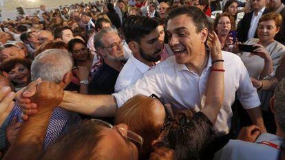 El líder del PSOE, Pedro Sánchez, este miércoles en un mitin en Burjassot (Valencia).