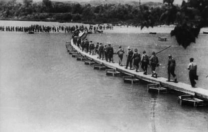 Combatientes republicanos durante la batalla del Ebro.