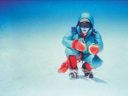 Ed Viesturs, durante su ascensi&oacute;n sin ox&iacute;geno al Everest en 1990, en la llamada &#039;Expedici&oacute;n de la paz&#039;, junto a monta&ntilde;eros rusos y chinos