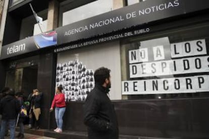 Frente de la sede de la agencia Télam en Buenos Aires.