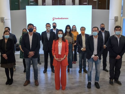 Inés Arrimadas, junto al resto de integrantes de la recién formada Ejecutiva permanente del partido.