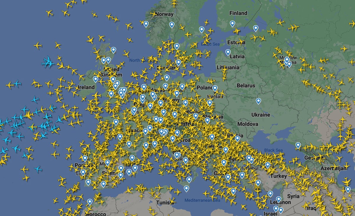 Summer months of detecting yellow dots on a map: Flightradar24’s increase as a international pastime |  icon