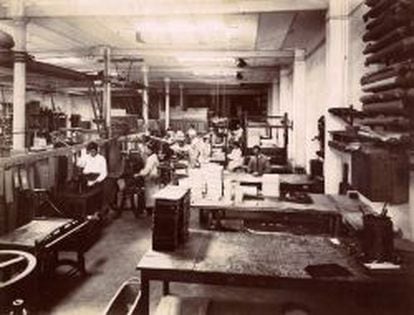 Interior del taller en 1909.