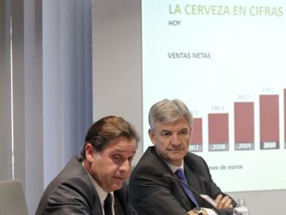 Ignacio Rivera, consejero delegado de Estrella Galicia, junto con Fernando Ruiz, presidente de Deloitte.