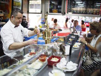 El paro cayó hasta los 3,4 millones al acabar diciembre, al bajar 61.500 desempleados en un mes