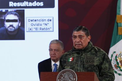 El secretario de la Defensa Nacional, Luis Cresencio Sandoval, habla sobre la detención de Guzmán, durante una rueda de prensa en Palacio Nacional.