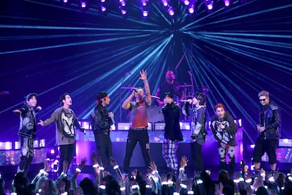 Los ingleses actuaron en Los Ángeles con el grupo coreano BTS el 21 de noviembre de 2021.