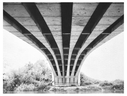 Puente de Trilbardou, diseñado por Eugène Freyssinet, terminado en 1951.