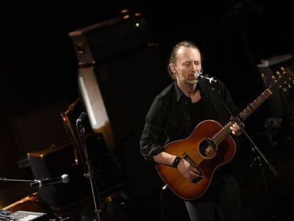 Thom Yorke, líder de Radiohead, durant una actuació a París, el 4 de desembre del 2015.