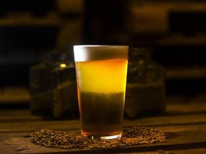 La cerveza artesana se elabora respetando la fermentación natural.