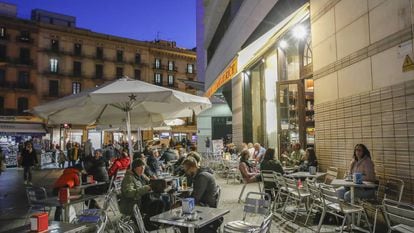 La terraza de un bar de plaza de Catalunya, en el centro de Barcelona. 
