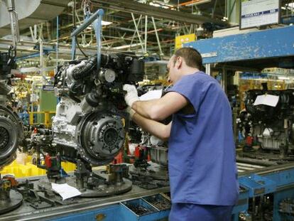 En la imagen, una cadena de montaje de la factoria de Ford en Almussafes (Valencia)