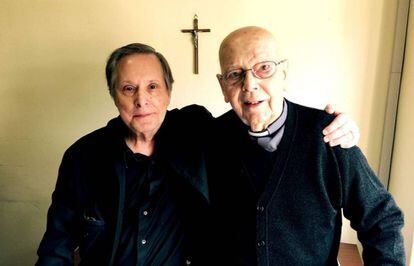 Wiliam Friedkin (izquierda) y padre Gabriele Amorth.