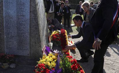 Ofrenda floral al exilio español en la localidad francesa de Argèles-sur-Mer.