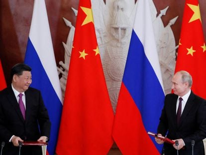 Los presidentes de China, Xi Jinping, y de Rusia, Vladímir Putin, durante una reunión en Moscú en 2019.