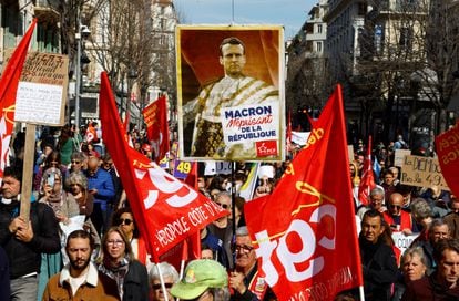 Manifestación este martes en Niza, en la décima jornada de protestas en Francia contra la reforma de las pensiones.