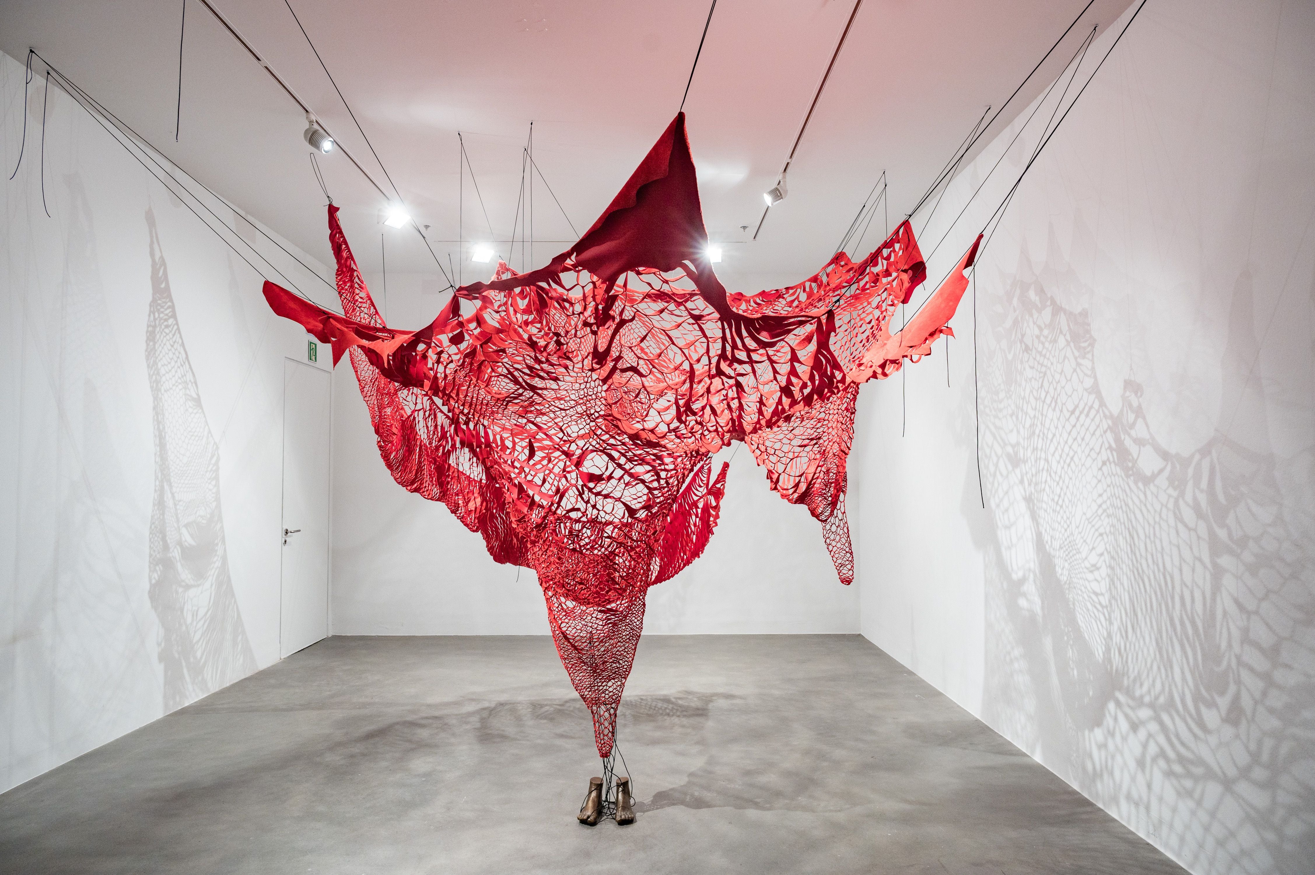 Chiharu Shiota, la épica de las hilaturas