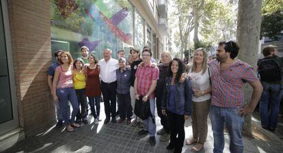 Lluís Rabell, cuarto por la izquierda, con el resto de miembros de su candidatura.
