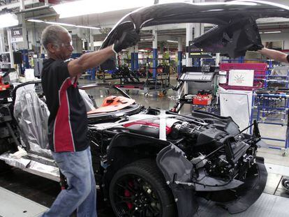 Un Dodge Viper en la cadena de montaje de Fiat Chrysler en Detroit, Michigan. &nbsp;Bill Pugliano (Getty Images-AFP)