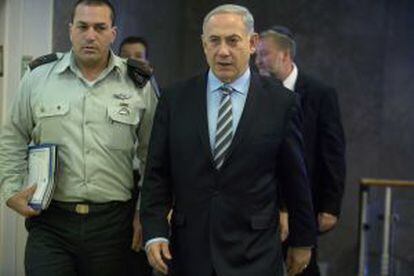 Benjamín Netanyahu se dirige al consejo de gobierno del domingo en Jerusalén.