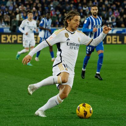 Soccer Football - LaLiga - Deportivo Alaves v Real Madrid - Estadio Mendizorroza, Vitoria-Gasteiz, Spain - December 21, 2023 Real Madrid's Luka Modric in action REUTERS/Vincent West