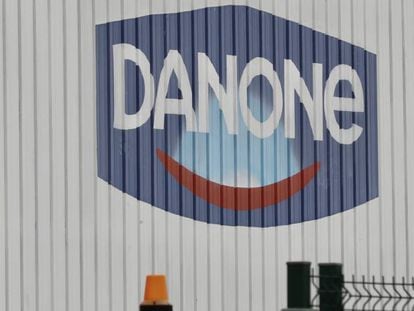 Exterior de una fábrica de Danone, en una imagen de archivo.