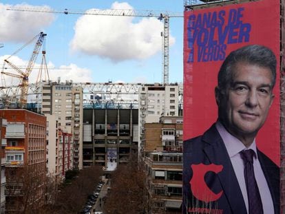 Pancarta electoral de Joan Laporta junto al Bernabéu.