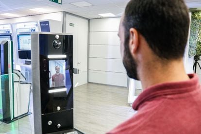 Sistema de reconocimiento facial para aeropuertos, puertos y fronteras europeas de la compañía Thales.