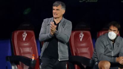 José Luis Mendilibar, durante la temporada pasada en el banquillo del Eibar.