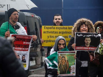 Protesta contra la expulsión de Mohamed Benhalima, el 17 de marzo en Valencia.