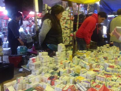 Un puesto de medicamentos ilegales en Santa Cruz Meyehualco, en Iztapalapa.