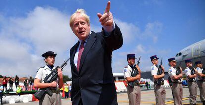 El primer ministro británico, en su llegada a Biarritz para acudir a la cumbre del G7.