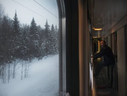 En el Transiberiano, atravesando la estepa en invierno.