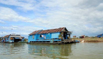 El lago Tonle Sap ha bajado el nivel de agua afectado por la sequía de este año.