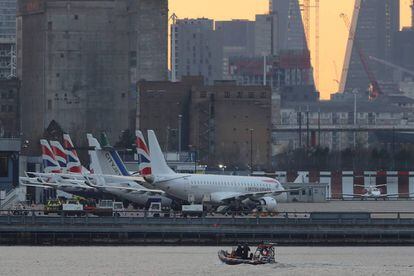 Reabierto El Aeropuerto Ciudad De Londres Tras Retirar La Bomba Nazi Internacional El Pais